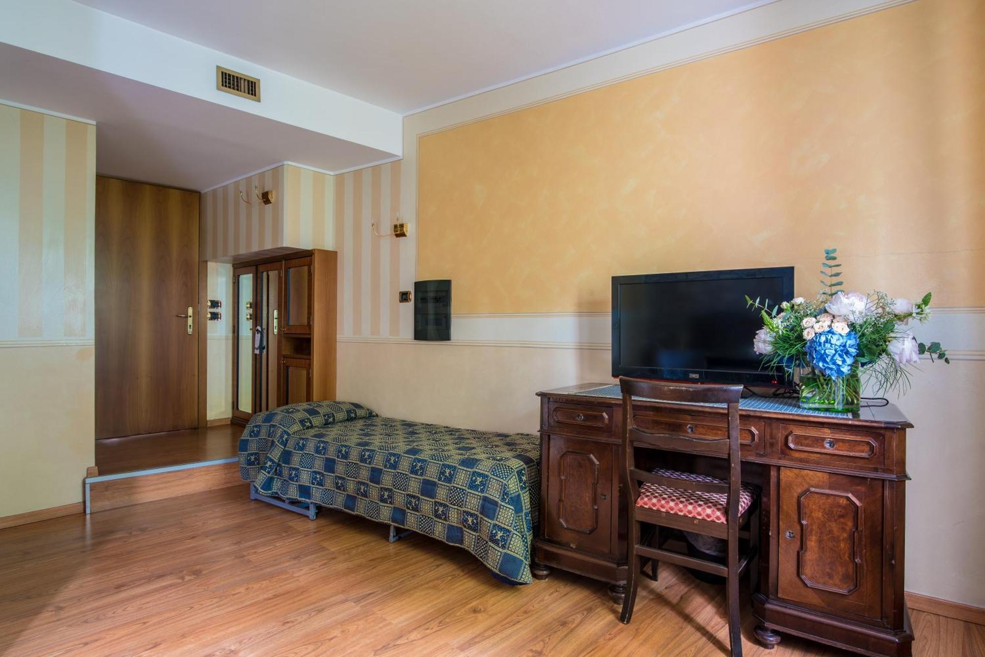 Hotel Porta Del Sole Soiano Del Lago Extérieur photo