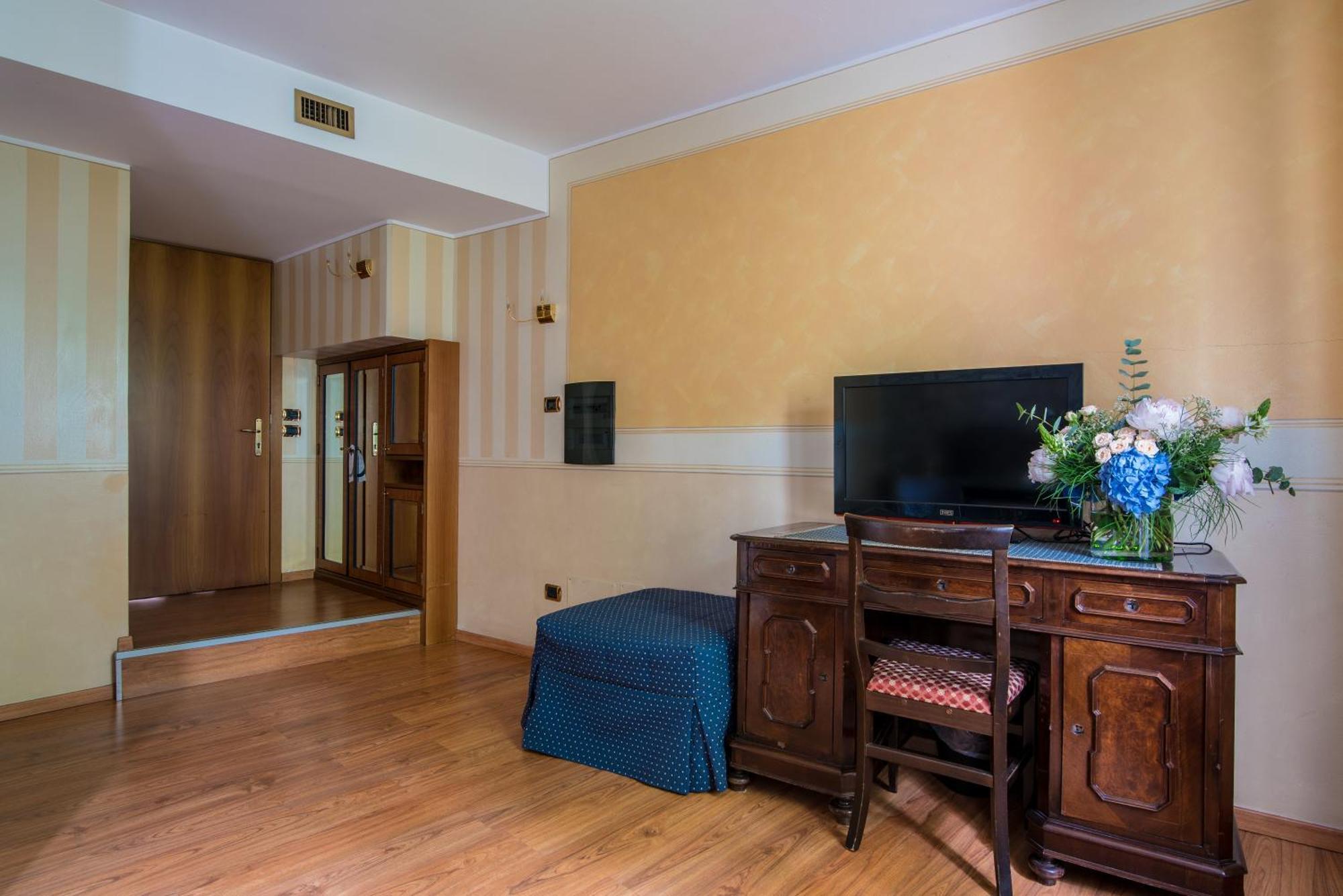 Hotel Porta Del Sole Soiano Del Lago Extérieur photo